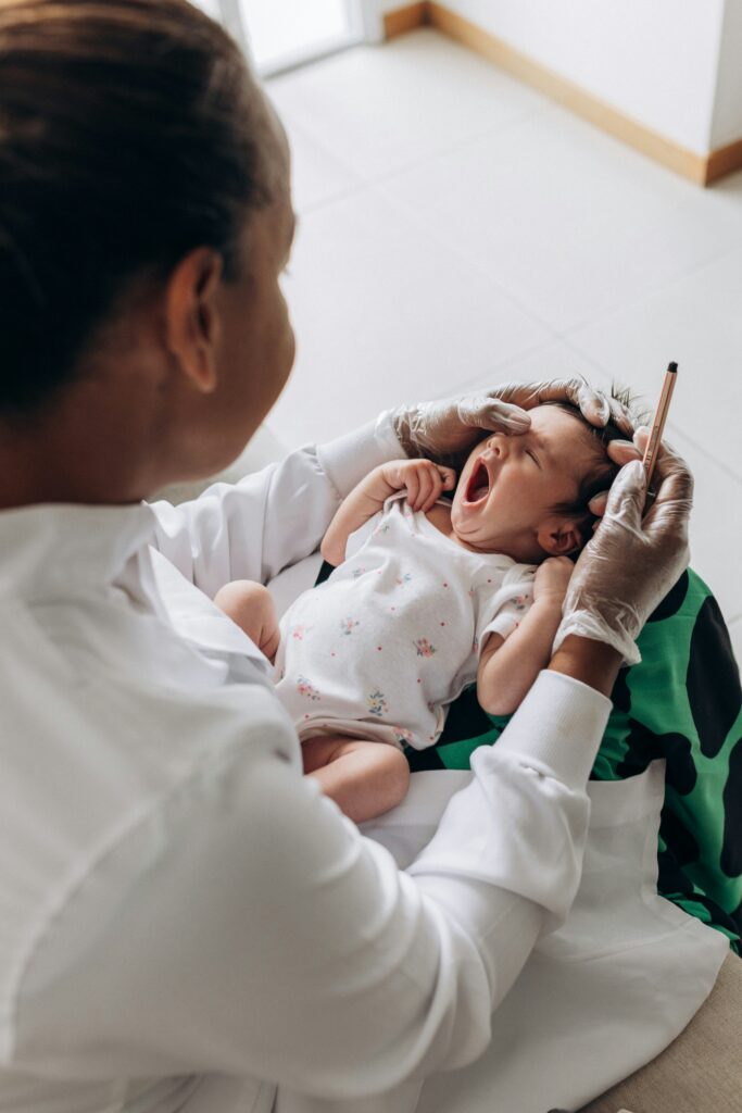 Normal vs Infected Umbilical Cord guide to newborn cord healing, infection risks, warning signs, cord care, and medical attention.
