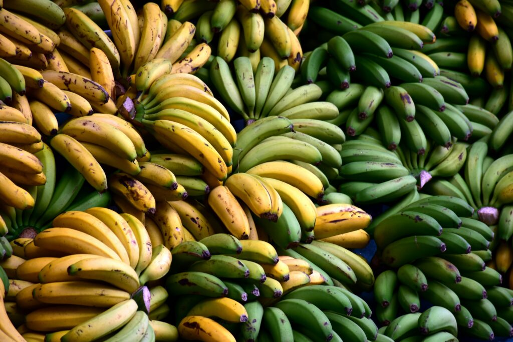 How to Ripen Bananas Fast guide to ripening hacks, fruit storage, oven techniques, paper bag methods, and flavorful ripe bananas.